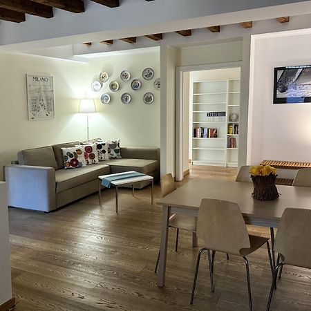 Joivy Cosy Ticinese Retreat 1-Bed Flat Near The Duomo Apartment Milan Exterior photo